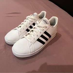 Adidas Sneakers